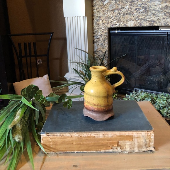 Vintage Signed Pottery - Picture 5 of 9